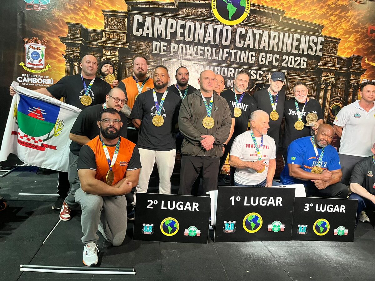 Equipe de powerlifting de Viviane Maris no Campeonato Catarinense